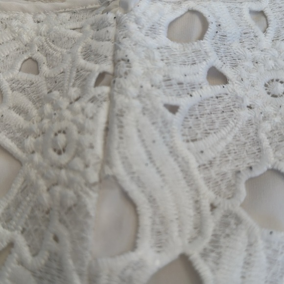 Calvin Klein Plus Size White Lace Sleeveless Top - Picture 11 of 14